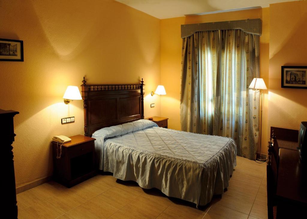 Hotel El Oasis Carchel Pokoj fotografie